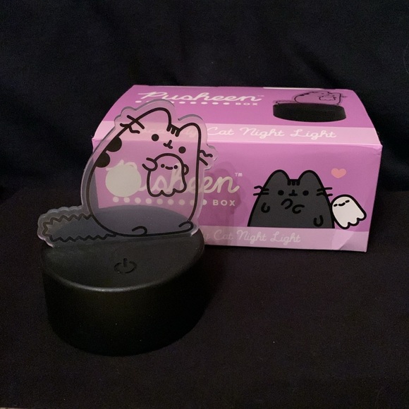 Pusheen Accessories Pusheen Scaredy Cat Night Light Led Nwt Poshmark